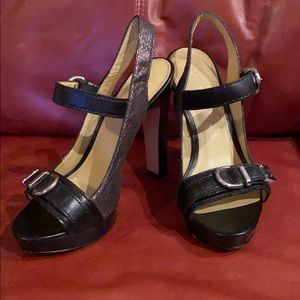 Coach pumps!!